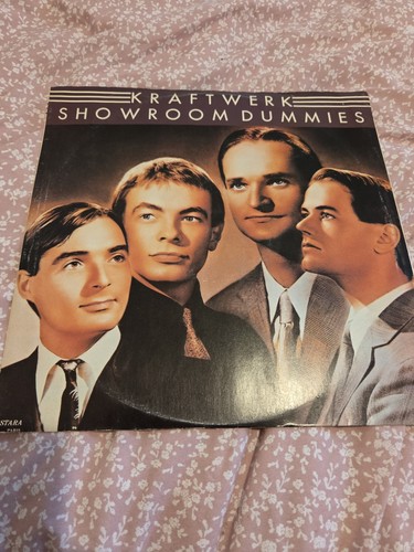 Kraftwerk showroom dummies - showroom,
