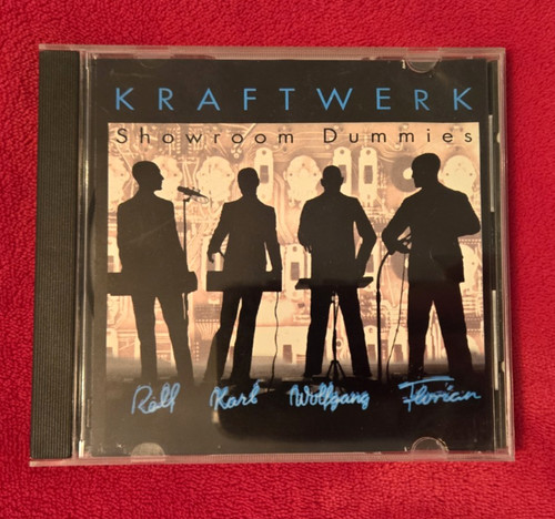 Showroom dummies kraftwerk - dummies, by